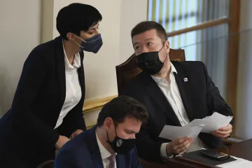 „Jste jako kulomet.“ Okamura, Pekarová Adamová a Pilný se přeli o rozpočtu