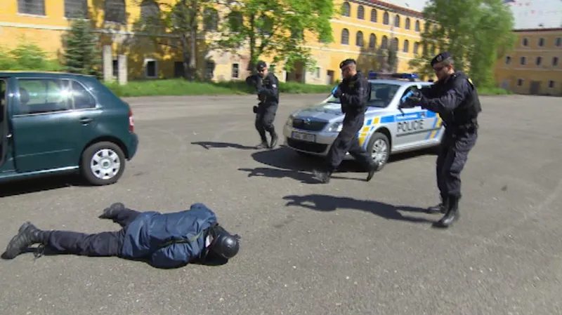 Výcvik policistů při extrémní situaci
