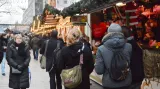 Na místě tragédie se znovu otevřel vánoční trh