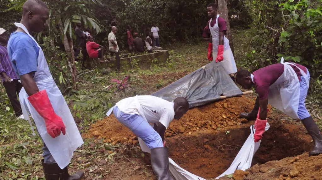 Pohřeb obětí eboly