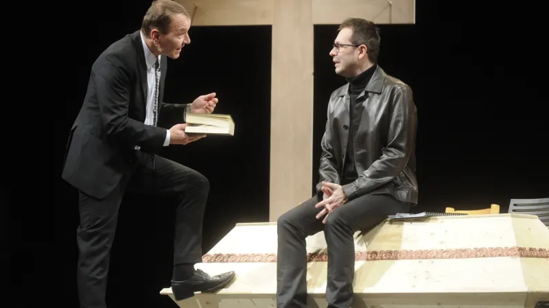 Pohřbívání / Kamil Pulec, Josef Kubánik