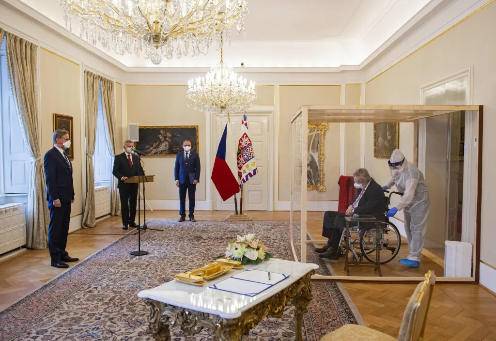 Jmenování premiéra (Roman Vondrouš, ČTK, kategorie Lidé, o kterých se mluví)