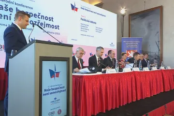 Zástupci všech sněmovních stran odmítli zavedení povinné vojenské služby