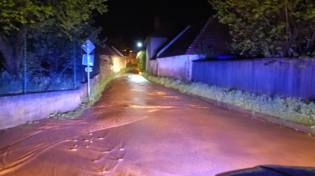 Přívalový déšť ve Velkých Opatovicích