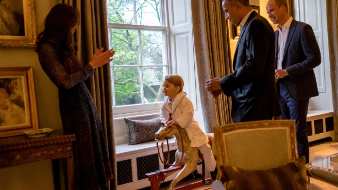 Barack Obama na návštěvě u Kate a Williama
