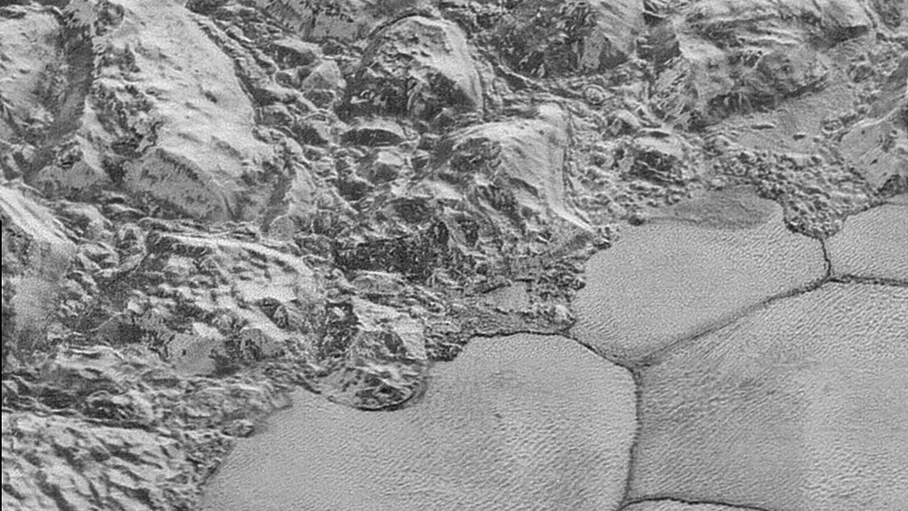 Pohled na povrch Pluta zachycený sondou New Horizons