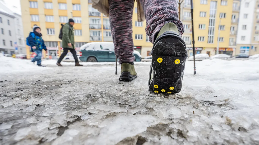 Protiskluzové návleky jako recept proti ledovce