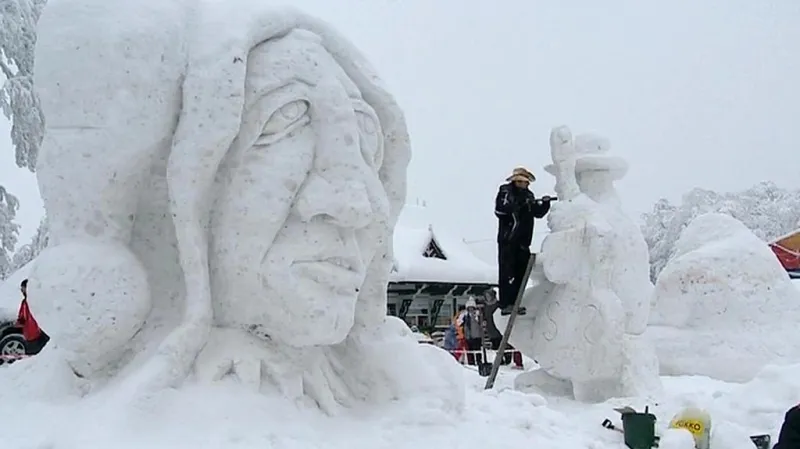 Ze sochařského sympozia v Pustevnách
