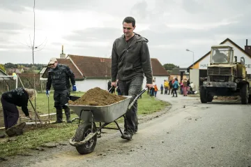 Začaly Dny dobrovolnictví, lze si vybrat ze tří set aktivit