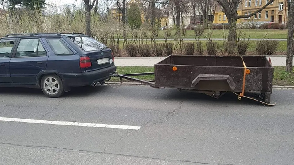Vozík se skateboardem místo kola