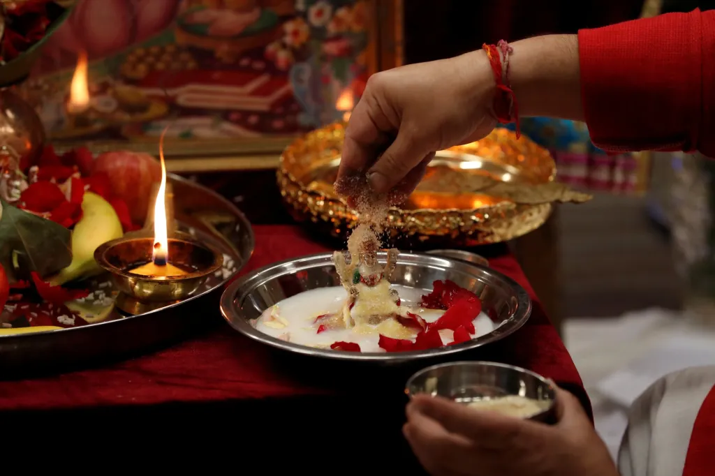 Hinduisté oslavili po celém světě svátek Díválí