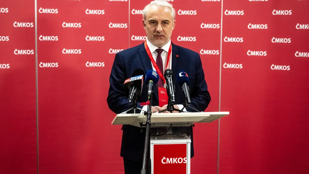 Josef Středula na brífinku po obhajobě postu předsedy ČMKOS