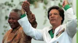 Mandela a Kaddáfí na fotce z roku 1997