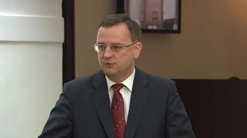 Premiér Petr Nečas k otravám metylalkoholem