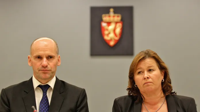 Breivikovi obhájci Geir Lippestad a Vibeke Heinová