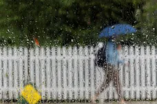 Po bouřkách může na severovýchodě republiky vydatně pršet, varují meteorologové