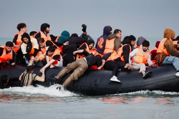 Francie žádá migrační pakt kvůli situaci v Lamanšském průlivu