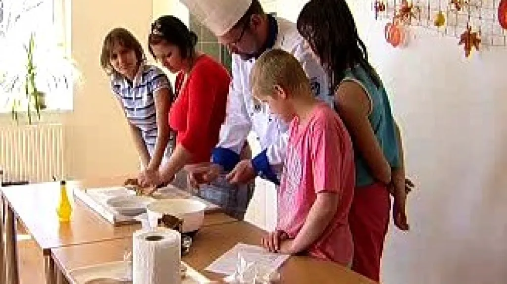 Kuchař školí děti