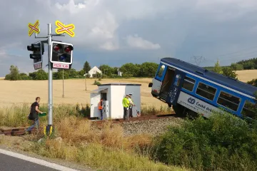 Pět milionů korun i lidský život. Při tragické nehodě na přejezdu řidič nejspíše nerespektoval světla