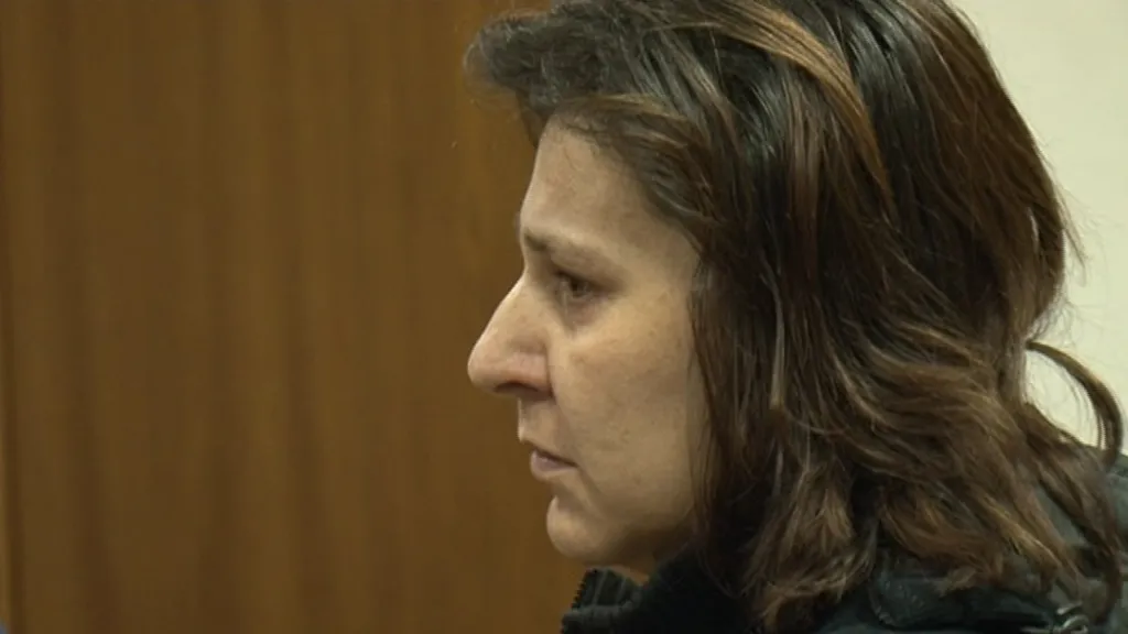 Obžalovaná, která zabila dítě, u soudu