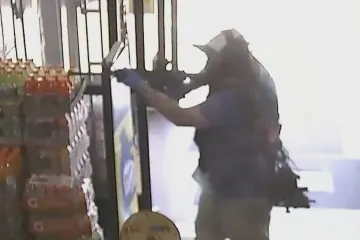 Po střelbě rasisty na Floridě kritici viní i guvernéra DeSantise