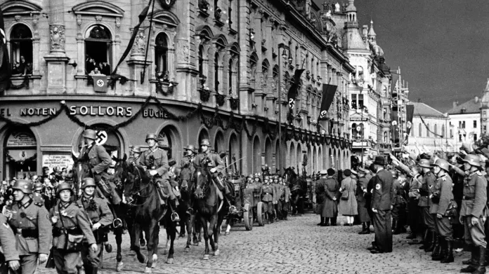Liberec čili Reichenberg byl centrem Sudet, v roce 1938 jeho obyvatelé nadšeně vítali německé vojáky