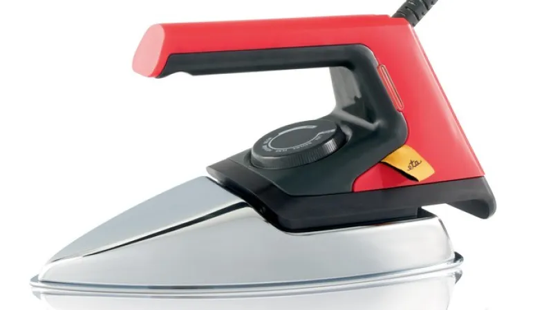 Žehlička značky ETA