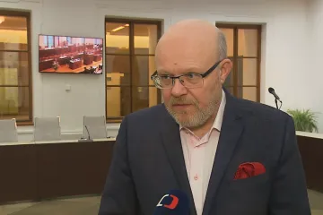 Válek chce zavést regulační poplatky, pacienti podle něj zneužívají urgentní příjmy