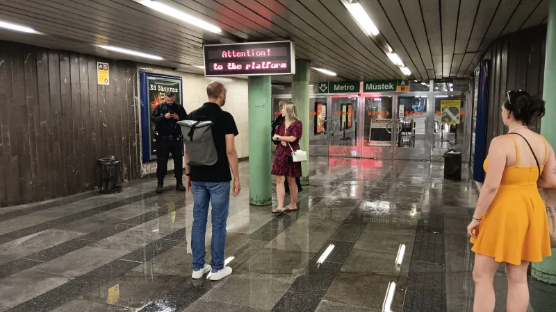 Voda zaplavila vestibul stanice metra Můstek