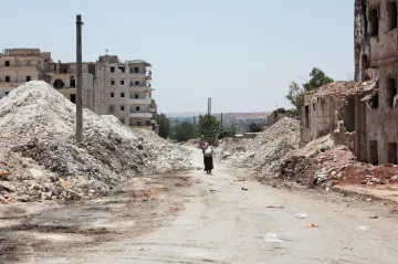 Sedm civilistů bylo zabito při bombardování vládními silami na severu Sýrie, píše AFP