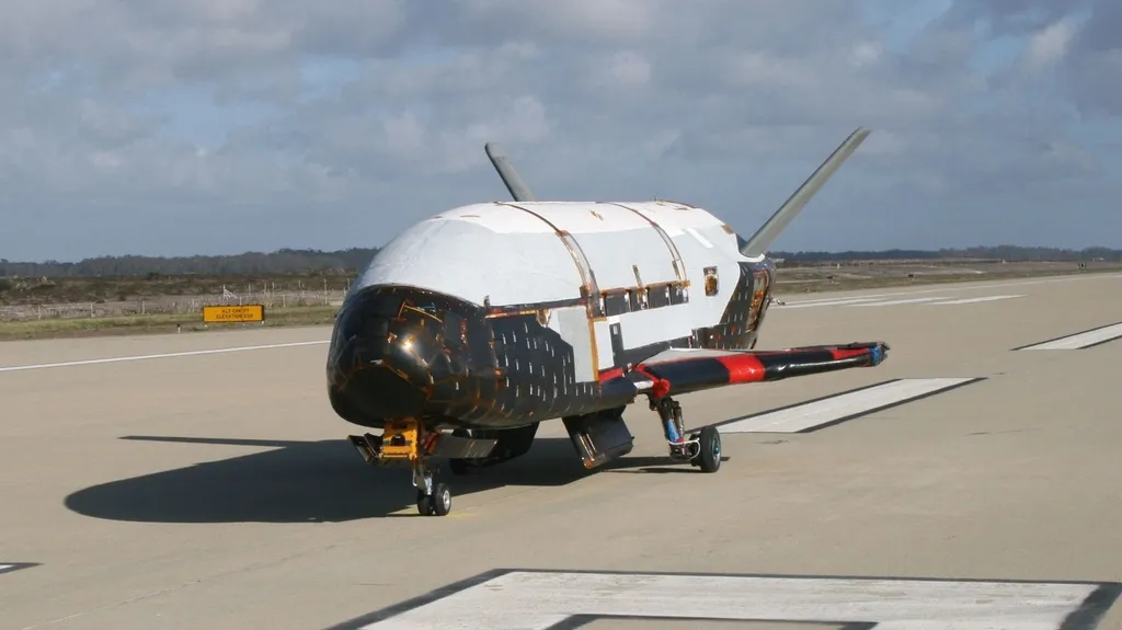 Miniraketoplán X-37B