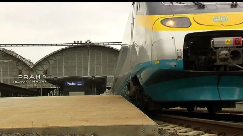 Reportáž Jakuba Linky a rozhovor s ministrem dopravy Pavlem Dobešem