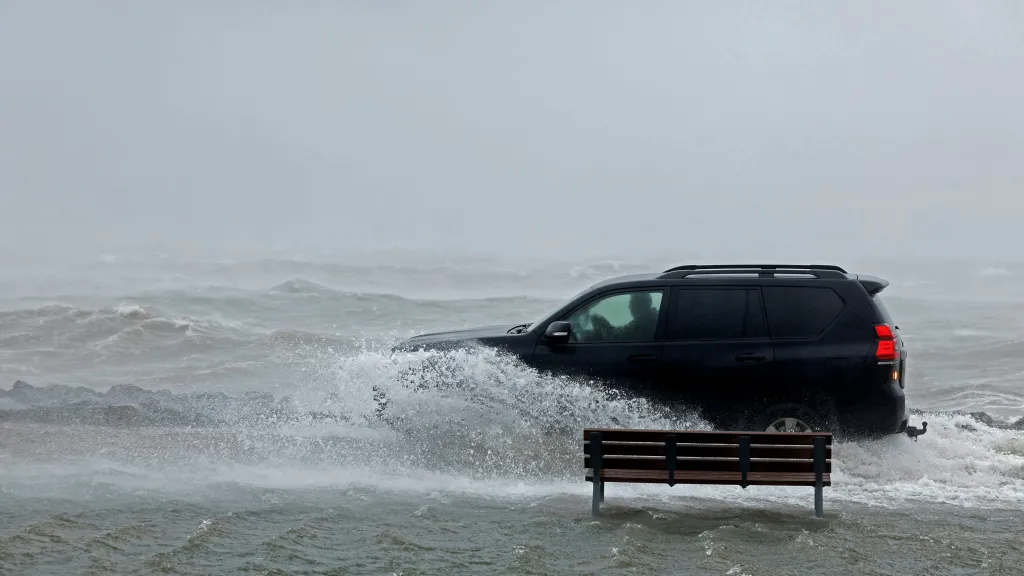 Následky bouře Amy v irském městě Galway