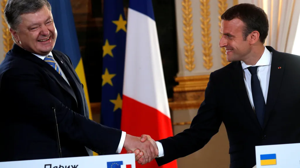 Emmanuel Macron a Petro Porošenko