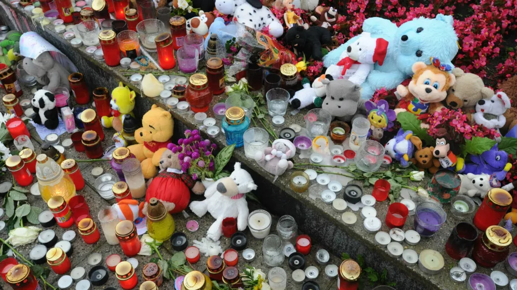 Pietní místo u školy v Klášterci nad Ohří