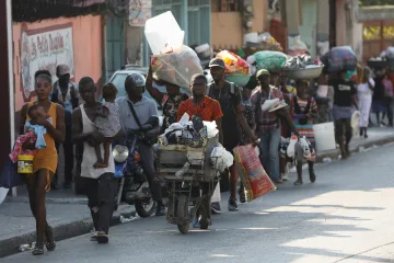 Ozbrojené gangy rozpoutaly na Haiti vlnu protestů, tisíce lidí prchají na venkov