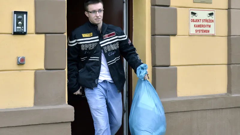 Lukáš Nečesaný opouští 21. prosince 2016 plzeňskou věznici