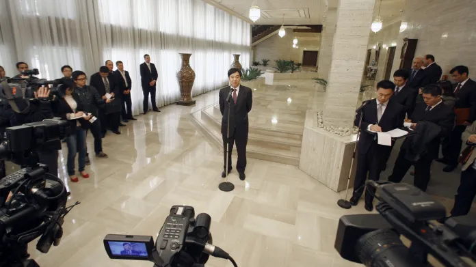 Náměstek čínského ministra zahraničí Čaj Ťün na návštěvě Sýrie.