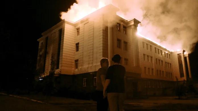 Hořící škola v Doněcku