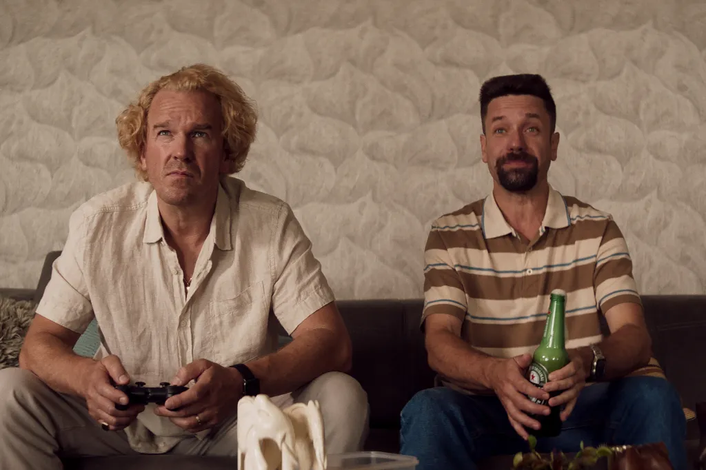 Do kin se v roce 2026 chystají také filmy natočené v koprodukci České televize. Mezi nimi Poberta, celovečerní hraný debut Ondřeje Hudečka. V lupičské komedii si zahráli Stanislav Majer nebo Václav Neužil