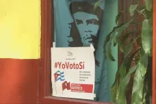 Kubánci hlasují o nové ústavě. Poprvé uzná soukromé vlastnictví, vládu jedné strany však neohrozí