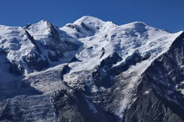 Při výstupu na Mont Blanc zemřeli dva Češi, další se zranil
