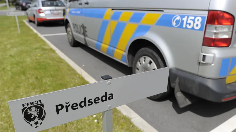 Policisté zasahují v sídle Fotbalové asociace