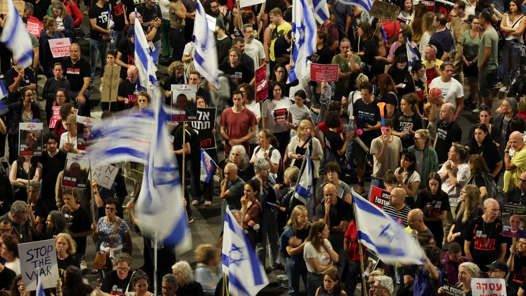 Protest proti Netanjahuově vládě v Tel Avivu