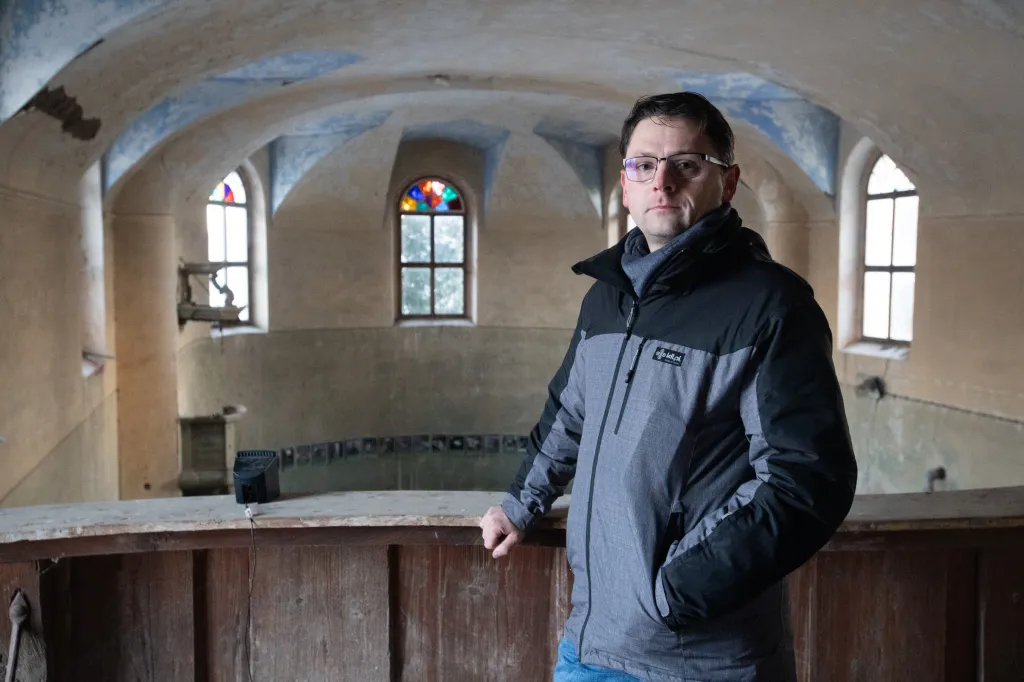 Smlouvu o prodeji uzavřel fond po víc než ročním vyjednávání, částku ve výši necelé dva miliony korun nyní splácí