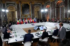 Summit EU pohrozil Rusku dalšími sankcemi, Ukrajině členství neslíbil