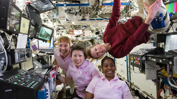 První expedice na ISS se čtyřmi ženami v posádce
