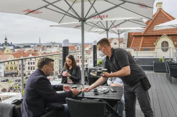 Testy v sobotu odhalily 63 případů covidu. Mírně stouplo reprodukční číslo