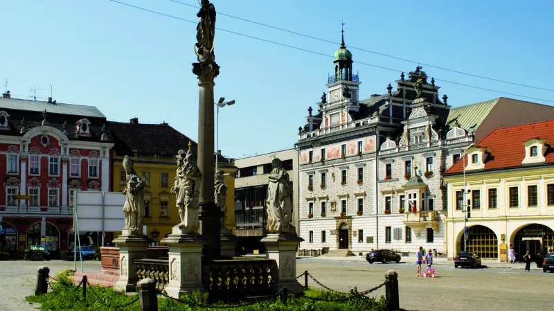 Karlovo náměstí s radnicí v Kolíně