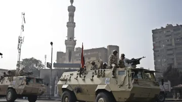 Armáda střeží v Káhiře klíčová místa před očekávanými protesty
